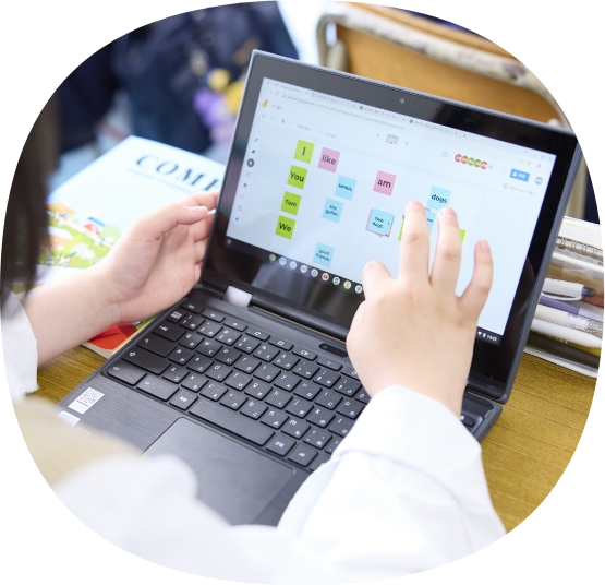 授業で生徒一人ひとりがPCを使用している様子